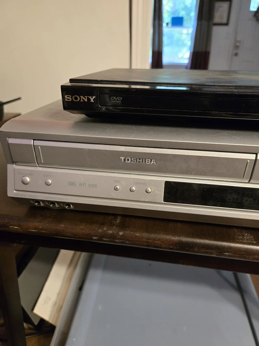 Toshiba DVD/VCR Combo Player in Silver And A Don't Dvd Both dvd Will Not Open.